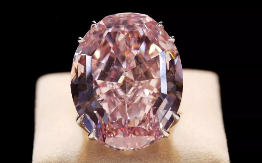 Viên kim cương 150 carat có giá trị khủng đến cỡ nào?