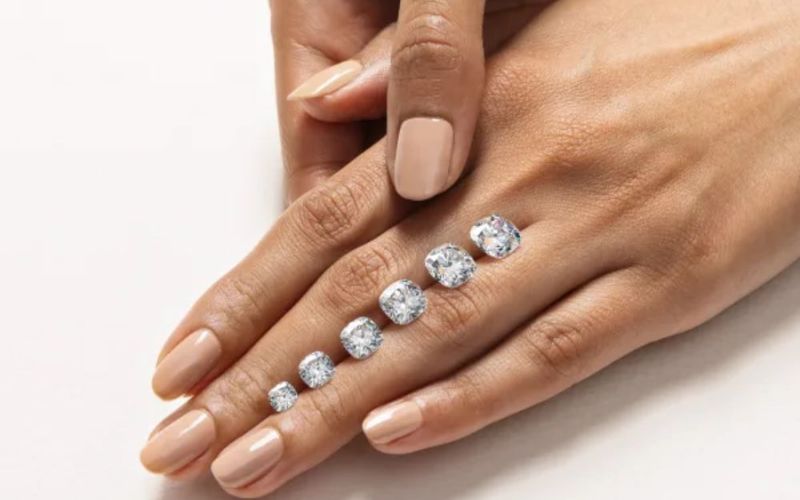 Nếu bạn đeo trang sức kim cương hằng ngày nên chọn kim cương có giác cắt Round