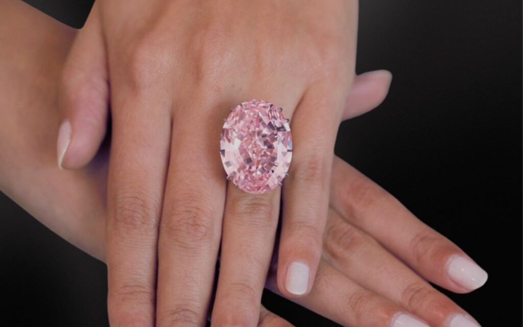 Kim cương 100 carat màu hồng cực hiếm