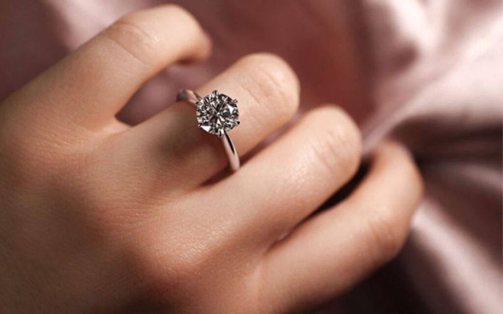 Nhẫn kim cương 2 carat