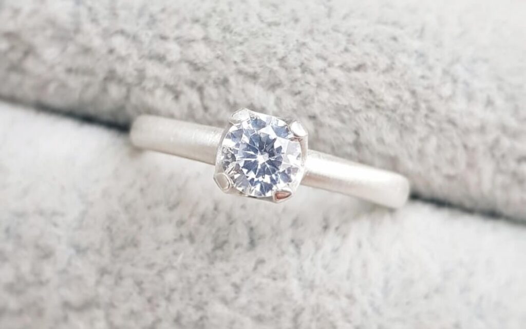 Với kim cương 5 carat, chỉ cần khác biệt nhỏ về 4C cũng có thể khiến giá chênh lệch đến hàng chục tỷ đồng.