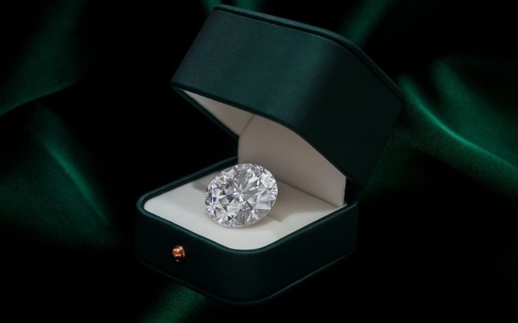 Nên chọn kim cương 5ly nước D