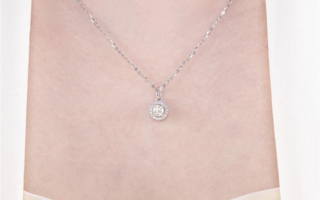 Kim cương 4ly mang vẻ đẹp thanh lịch, tính tế