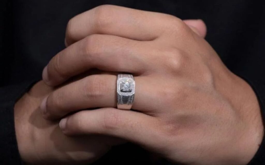 Kim cương 6ly8 thường được đính lên nhẫn kim cương nam