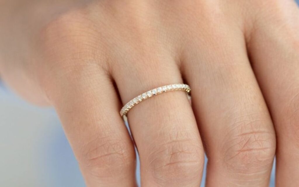 Nhẫn kim cương tấm