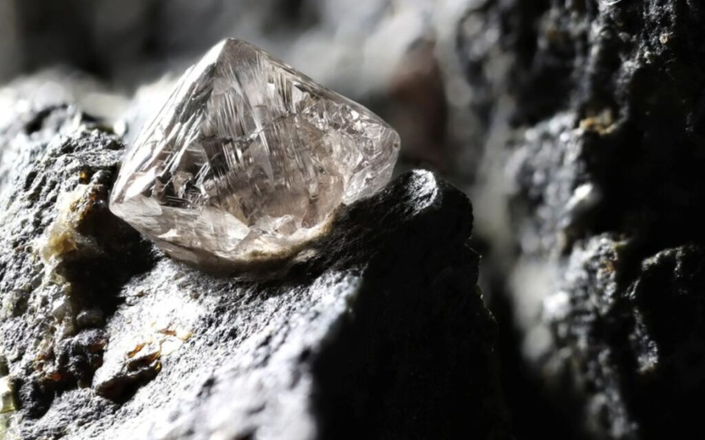 Kim cương là nhà vô địch tuyệt đối với điểm 10 Mohs