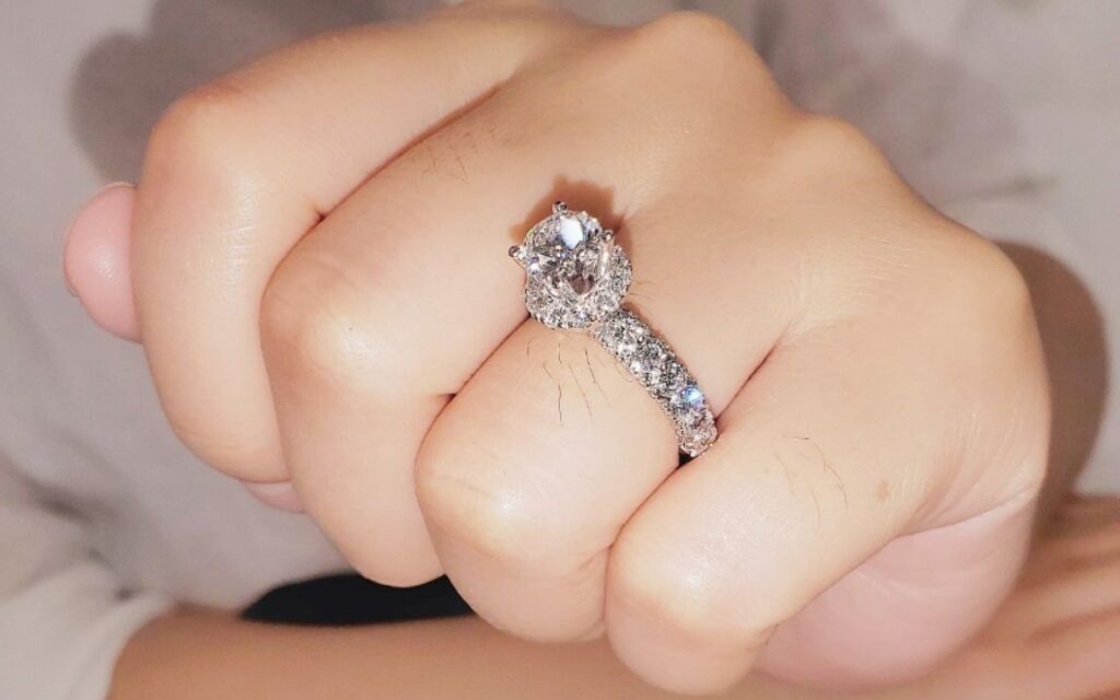 Nhẫn cầu hôn kim cương 5ly2