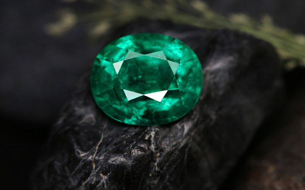 Kim cương xanh lá